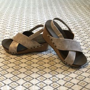 Corky’s Teresa Wedges